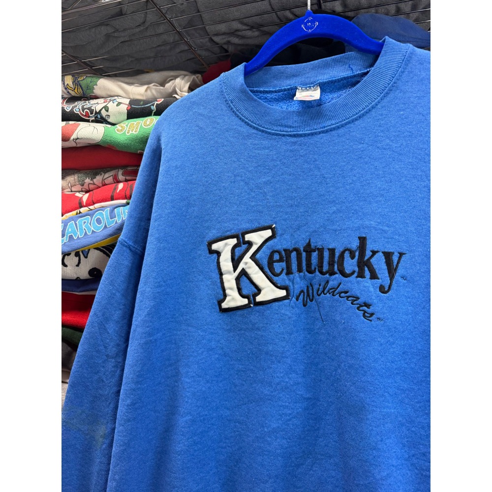 Vintage Kentucky Wildcats Sweatshirt XL Blue Fruit of the Loom Embroidered 90s